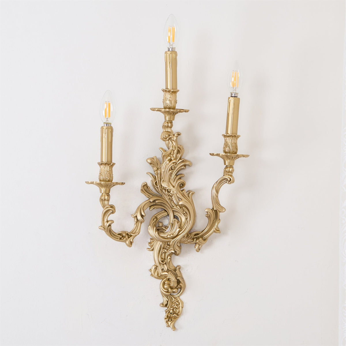Aplique de pared rococó de latón Ledora – 3 luces apagado