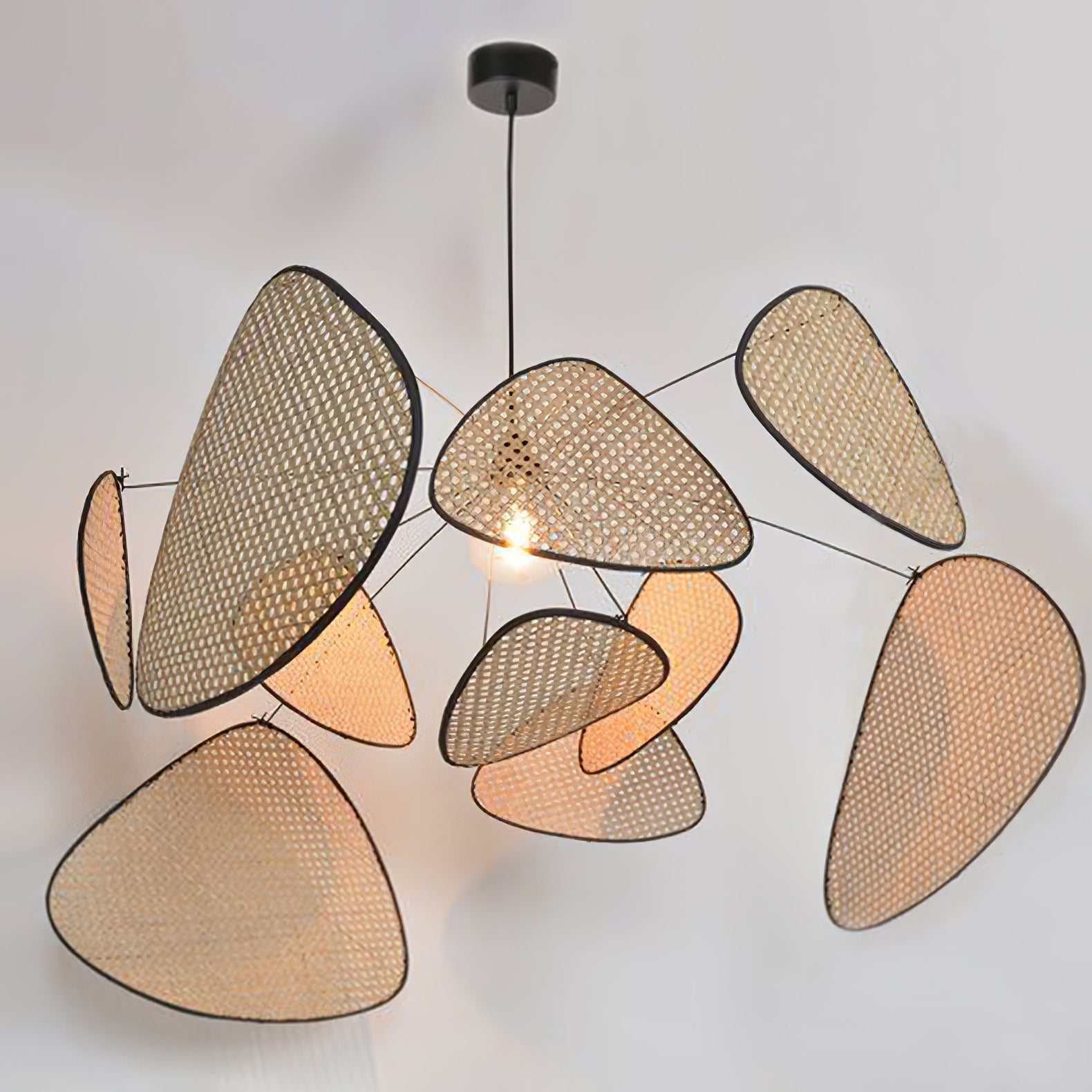 Pantalla de Suspensión de Rattan con Luz LED - Diseño Retro y Moderno 5