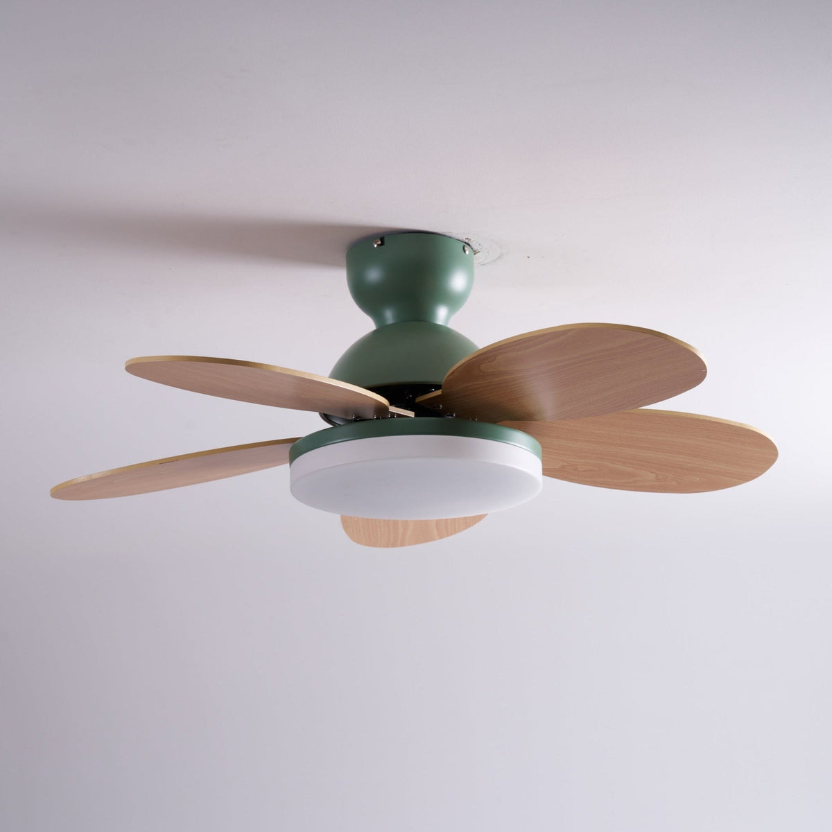 Ventilador de techo con luz Margela en una habitación infantil – imagen 20