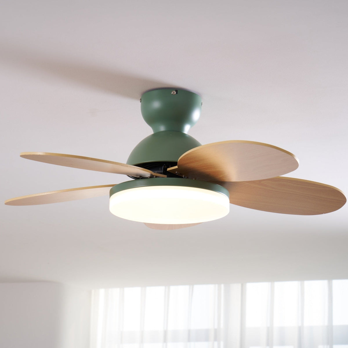 Ventilador de techo con luz Margela en una habitación infantil – imagen 18