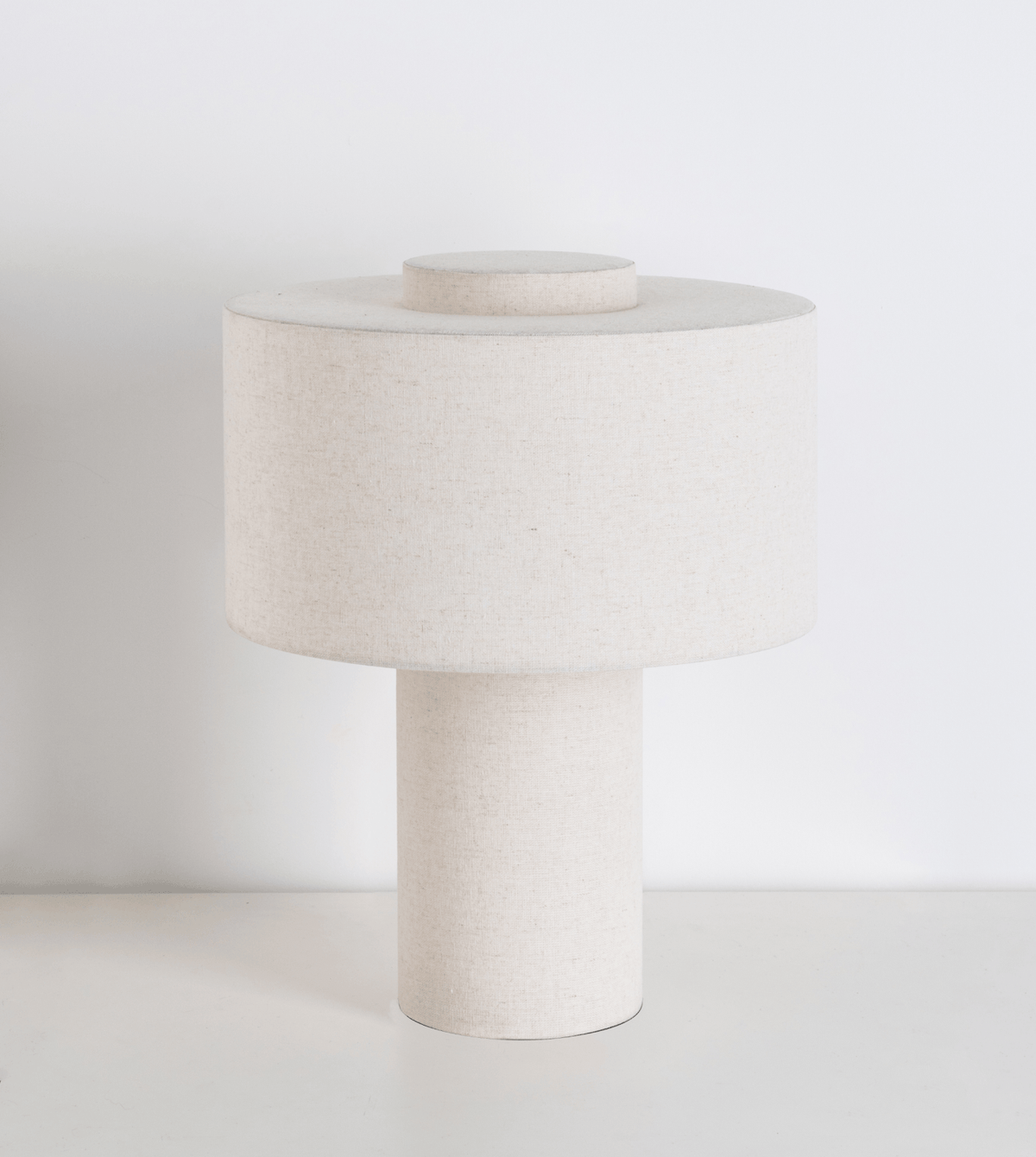 Lámpara de mesa de lino Matisa – vista principal