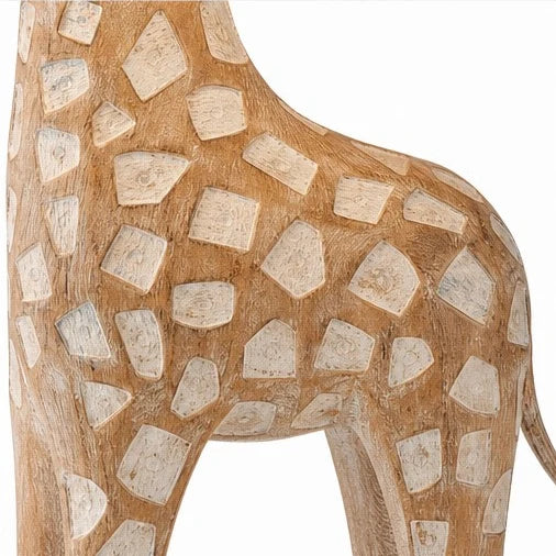 Lámpara de mesa jirafa Altina – detalle de la talla de madera