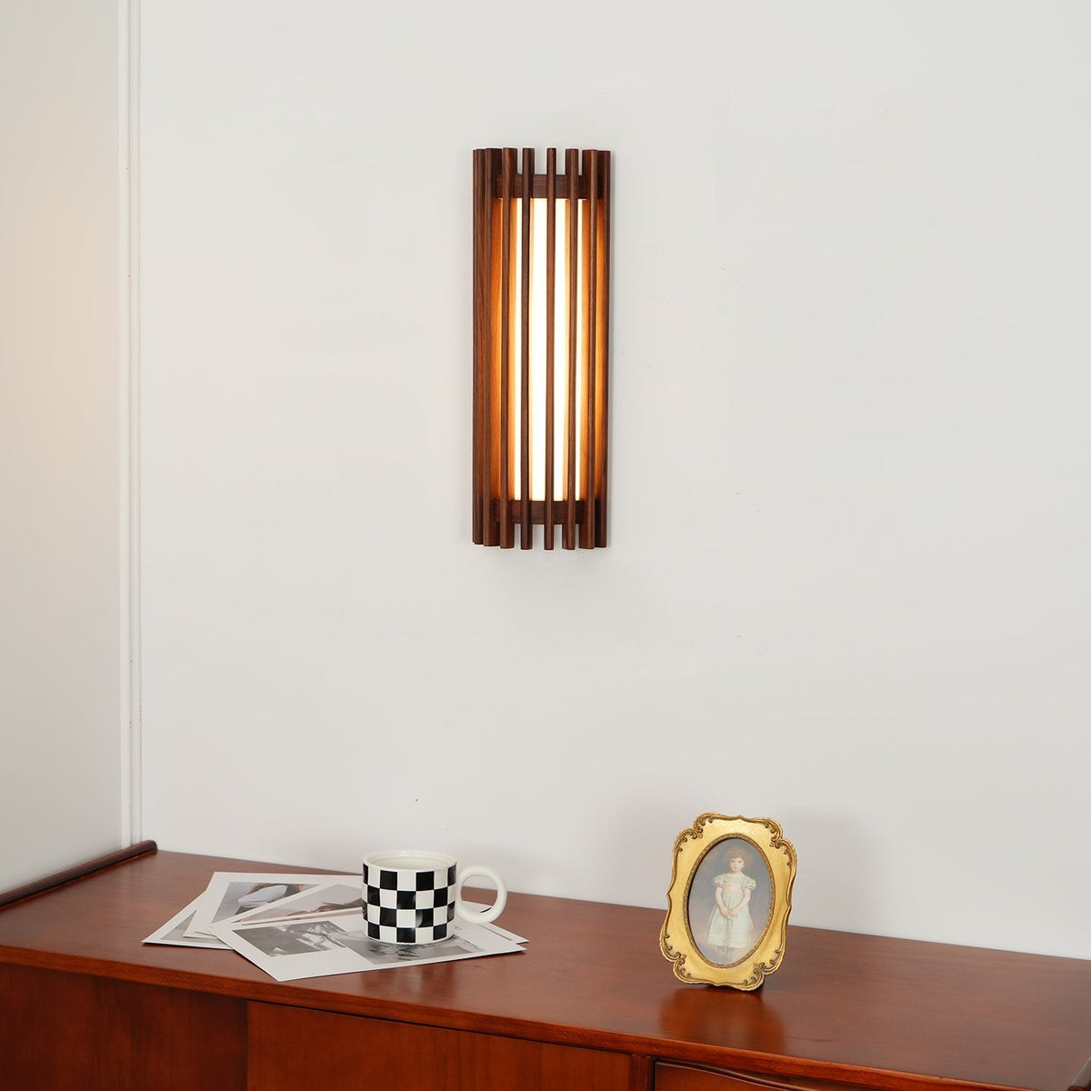Aplique de pared de madera Listela en un salón de estilo natural – imagen 21