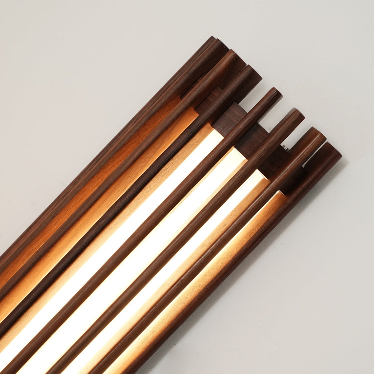 Aplique de pared de madera Listela en un salón de estilo natural – imagen 20