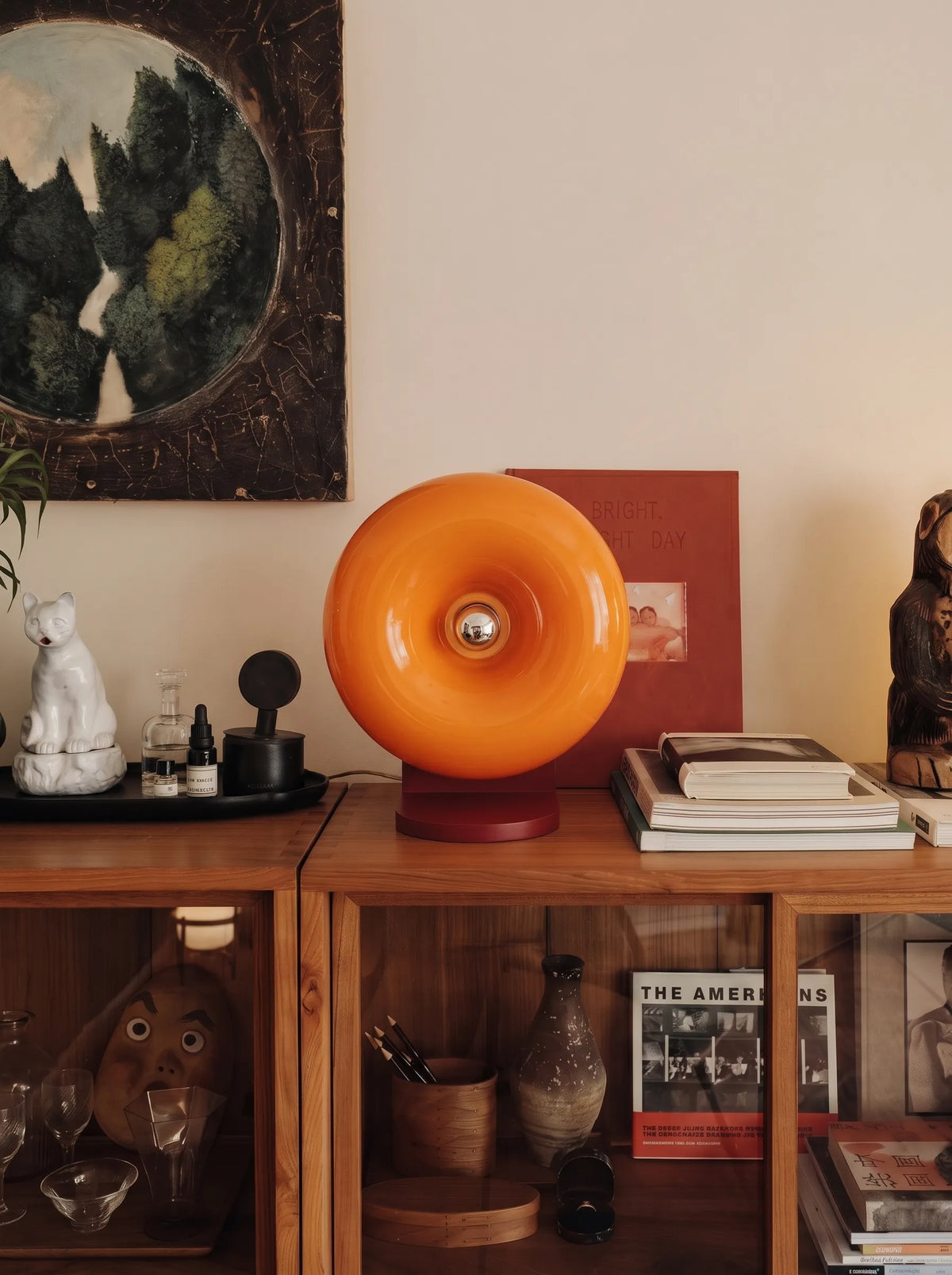 Lámpara dónut retro Rosquela – versión lámpara de mesa con base roja