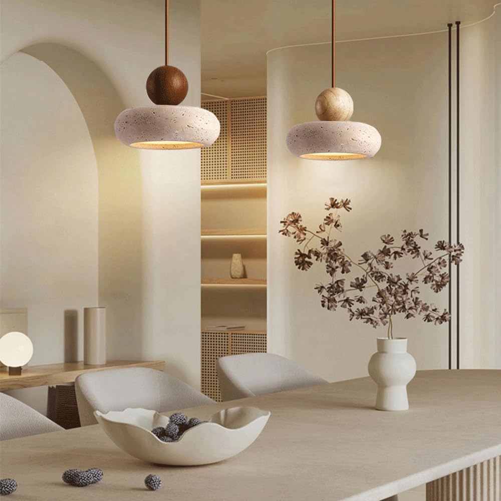 Lámpara colgante de travertino Donela – en un comedor luminoso