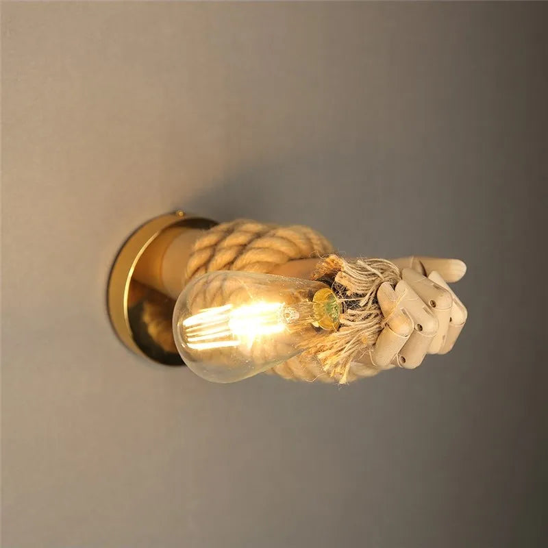 Aplique de pared retro-industrial Luzona, diseño vintage con acabado mate metálico, perfecto para interiores modernos y clásicos