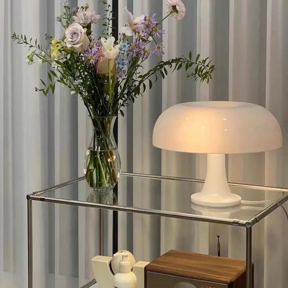 Lámpara de mesa seta retro Karamela en un dormitorio acogedor – imagen 6