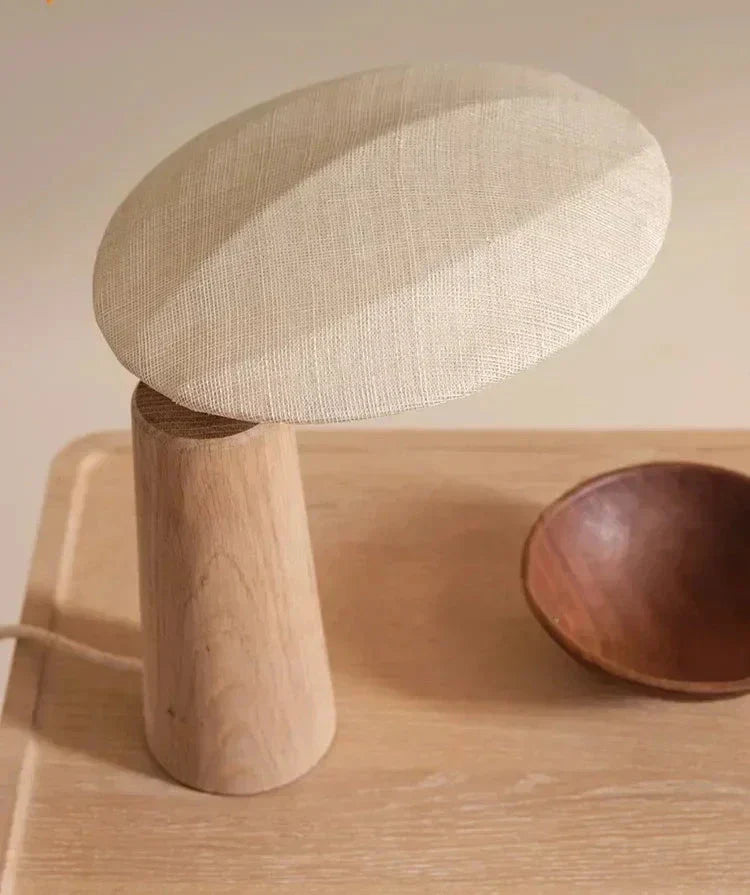 SereniLuz – Lámpara de Mesa de Madera LED Estilo Zen