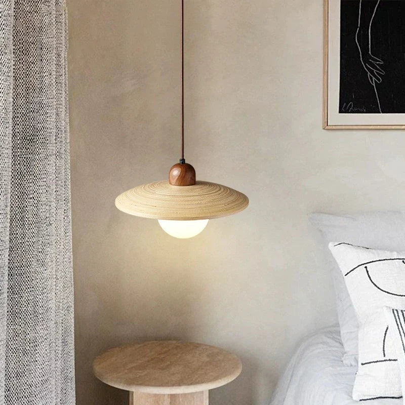 Lámpara colgante de bambú Bambusa – junto a una cama