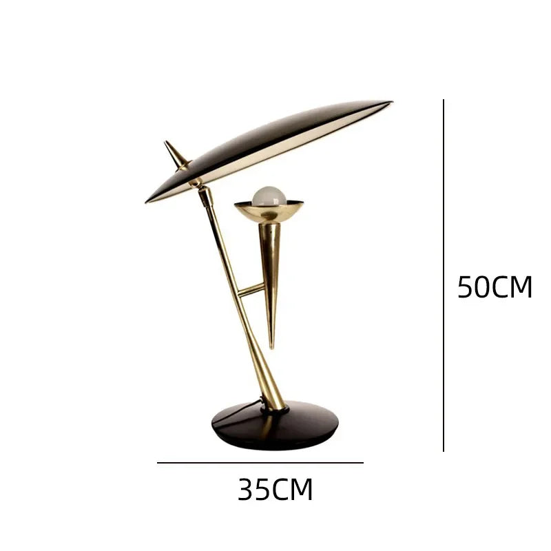 Lámpara de mesa retro Ivuelo con reflector en un salón de estilo mid-century – imagen 6