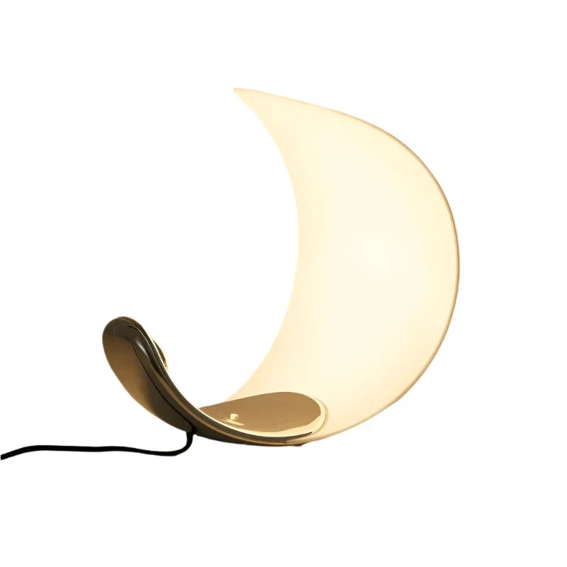 Lámpara de mesa LED Deluna en forma de media luna – vista principal