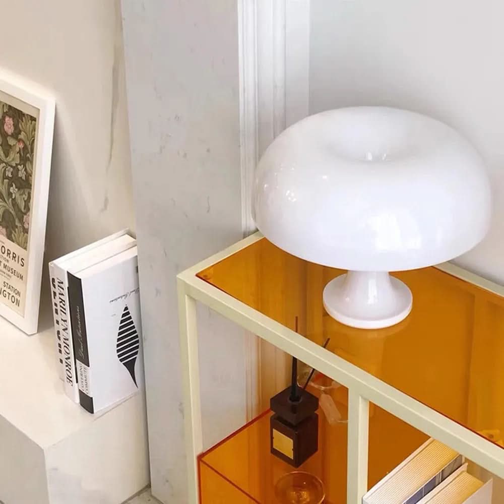 Lámpara de mesa seta retro Karamela en un dormitorio acogedor – imagen 10