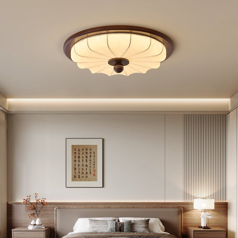 Plafón LED de techo Ervina – encendido sobre la cama