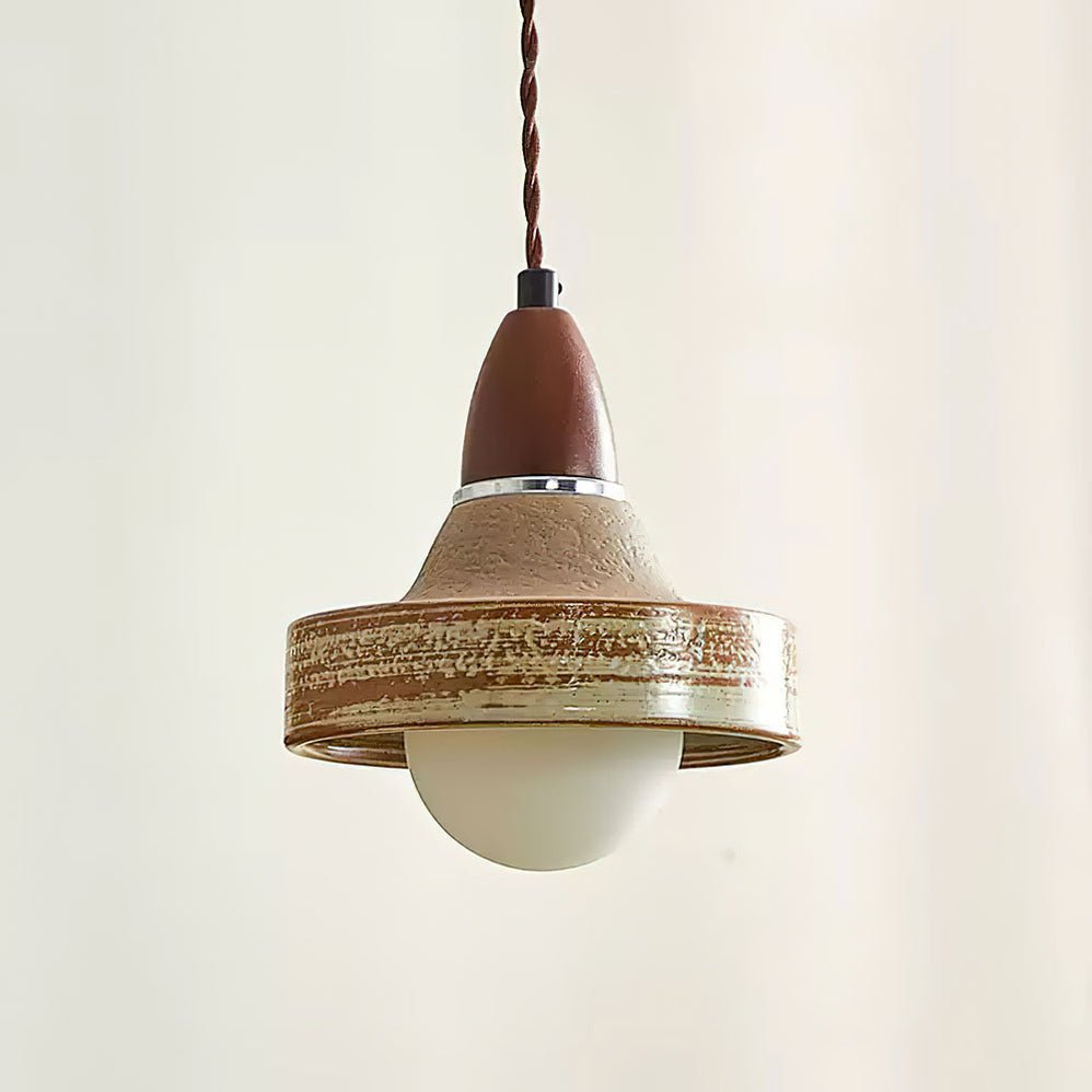 Lámpara colgante de cerámica y madera Alfara junto a una cómoda de madera – imagen 7