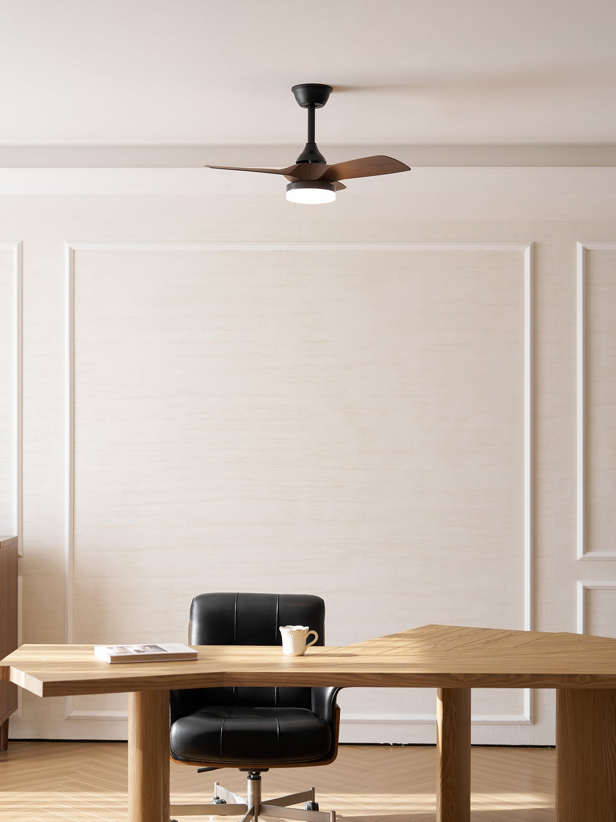 Ventilador de techo con luz Ilenza en un dormitorio acogedor – imagen 32