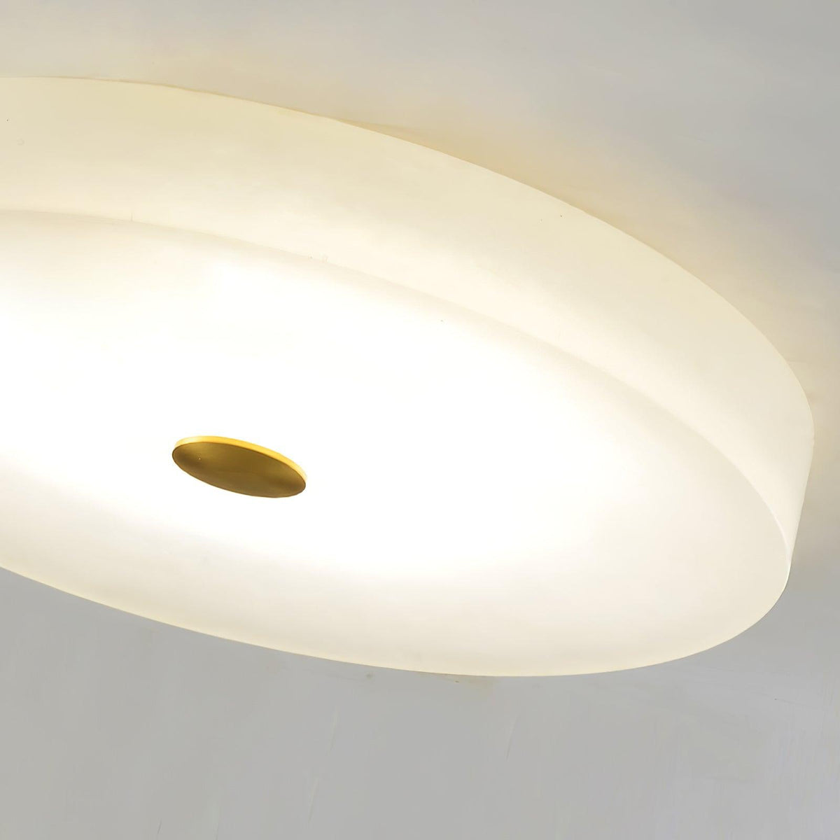 Plafón LED de alabastro Albrena – detalle de las vetas del alabastro