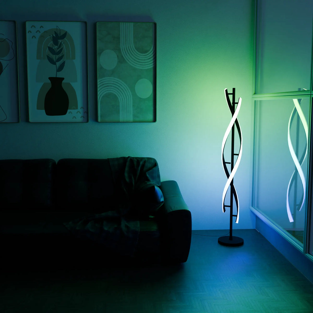 Lámpara de pie LED en espiral Rizena – luz RGB junto a un sofá