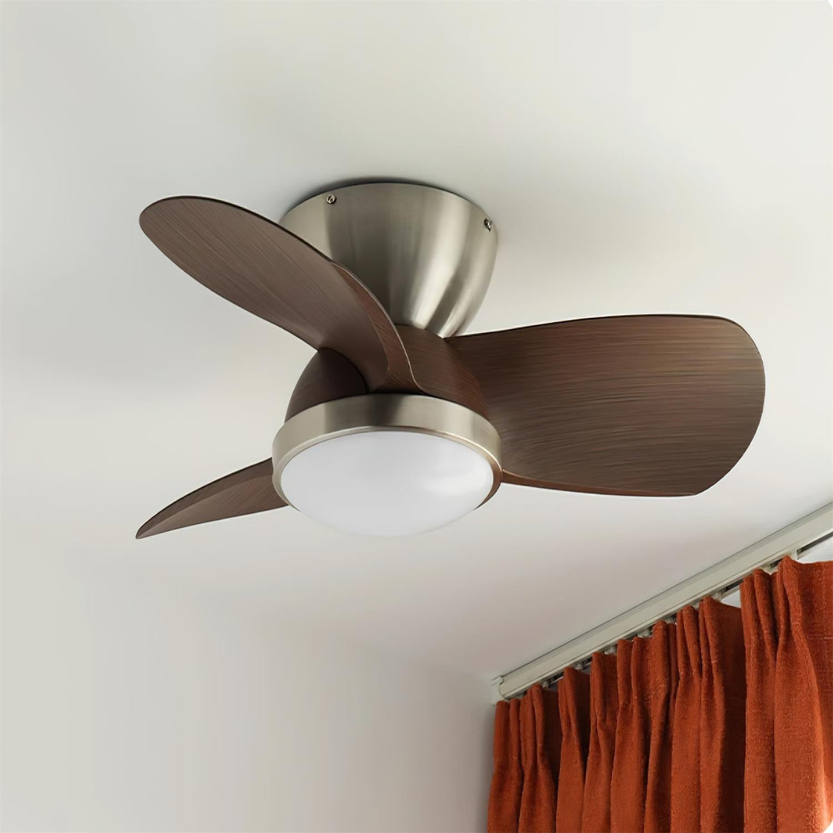 Ventilador de techo con luz Gavela en un dormitorio moderno – imagen 10
