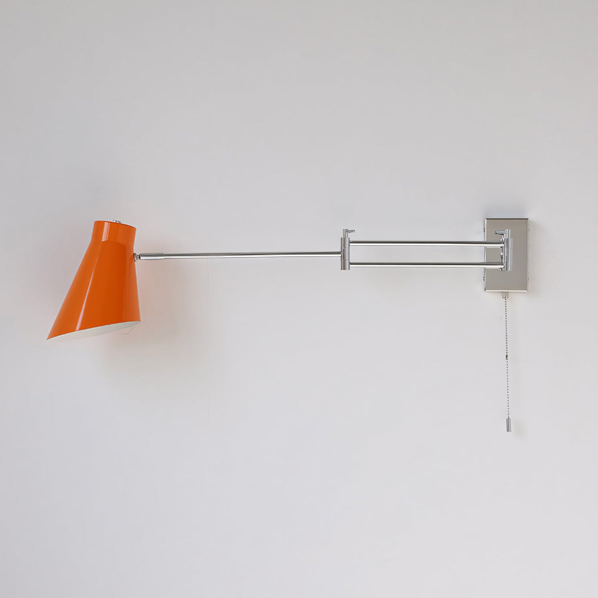 Aplique de pared con brazo extensible Kurela – brazo extendido al máximo