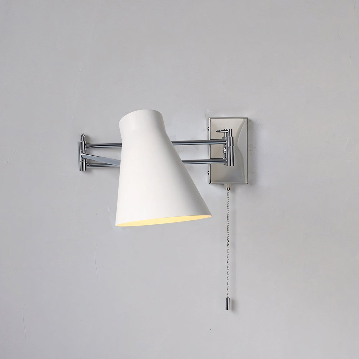 Aplique de pared con brazo extensible Kurela – pantalla blanca de perfil