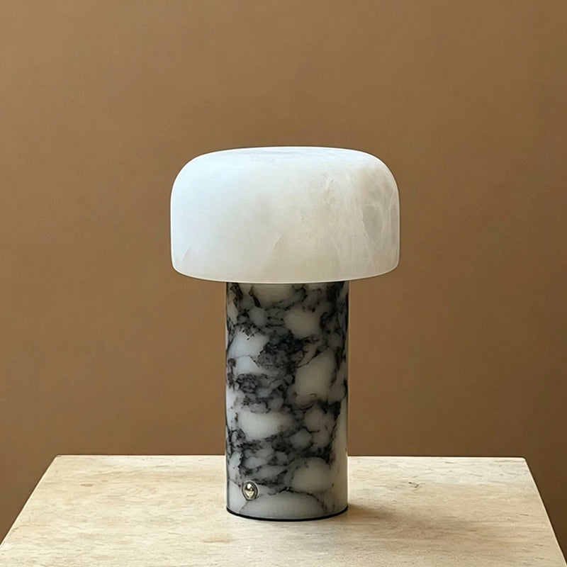 Lámpara de mesa recargable Tobalia – base de mármol blanco veteado con pantalla blanca