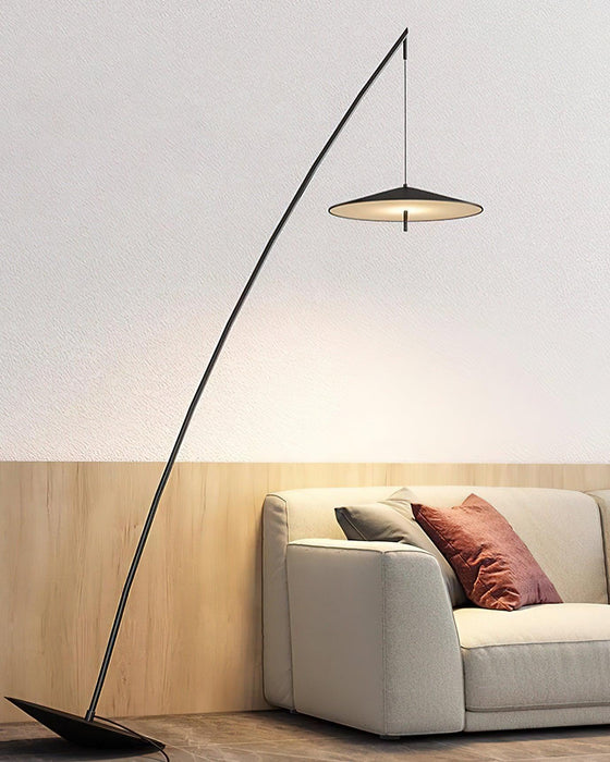 Lámpara de pie arco Sedala en un salón moderno – imagen 18