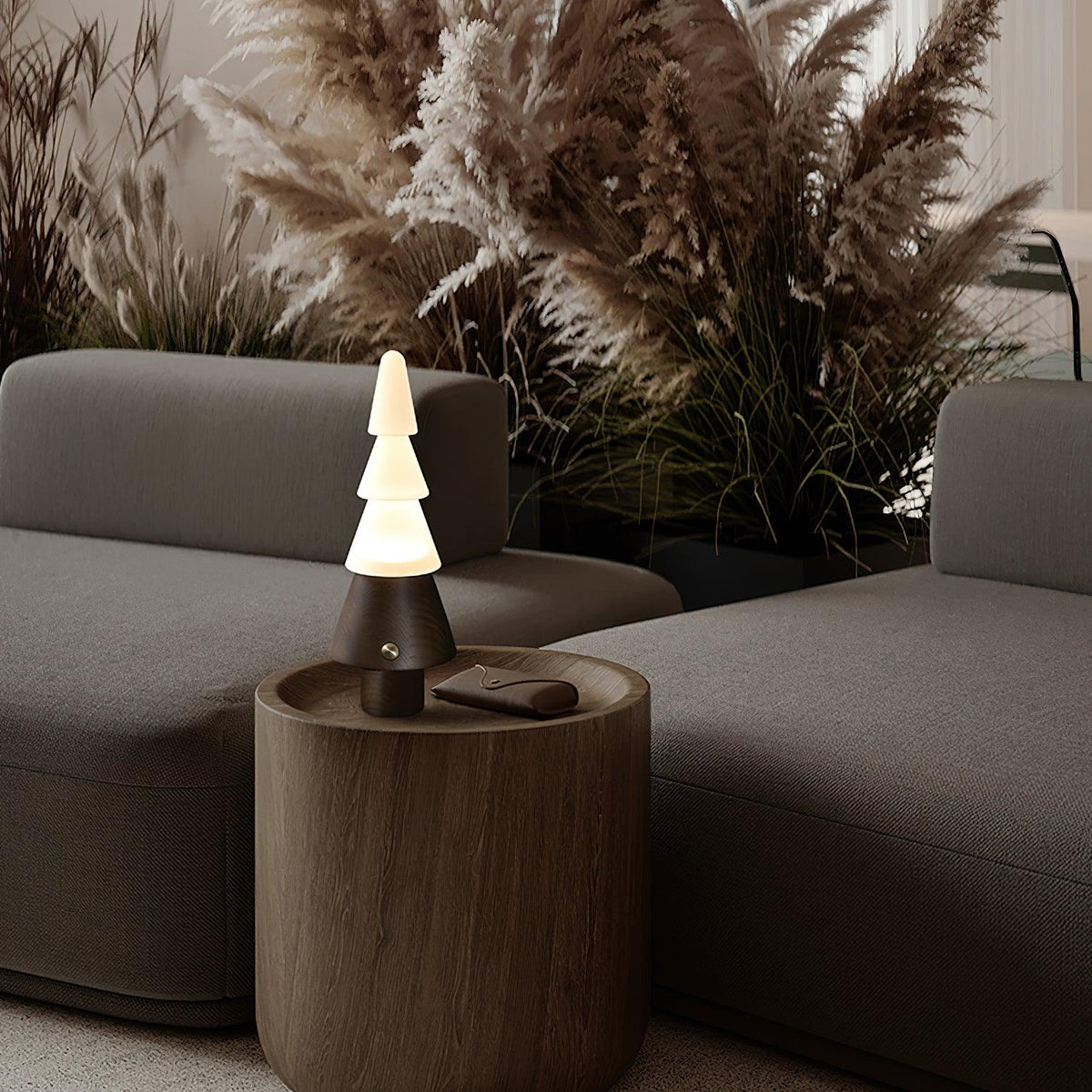 Lámpara de mesa recargable en forma de árbol Abeta en un salón acogedor – imagen 5