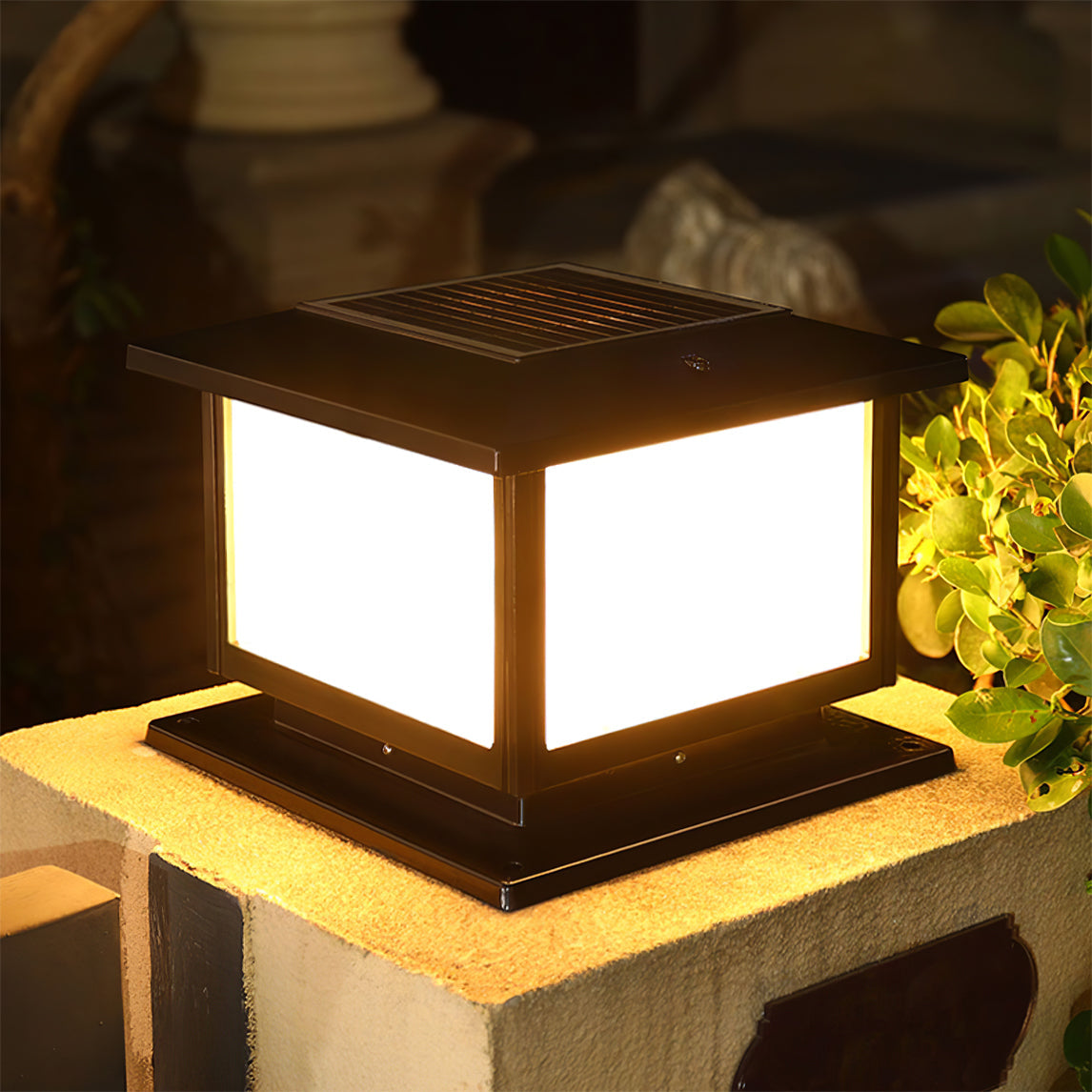 Lámpara solar de exterior tipo farol Columa sobre un pilar del jardín – imagen 12