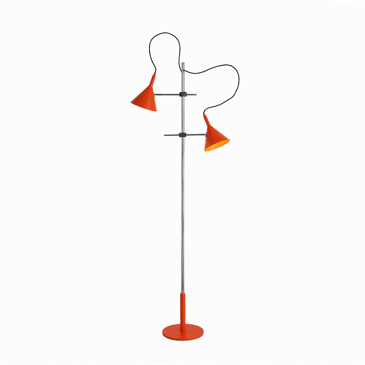 Lámpara de pie doble cono Trompela – en naranja con tallo cromado