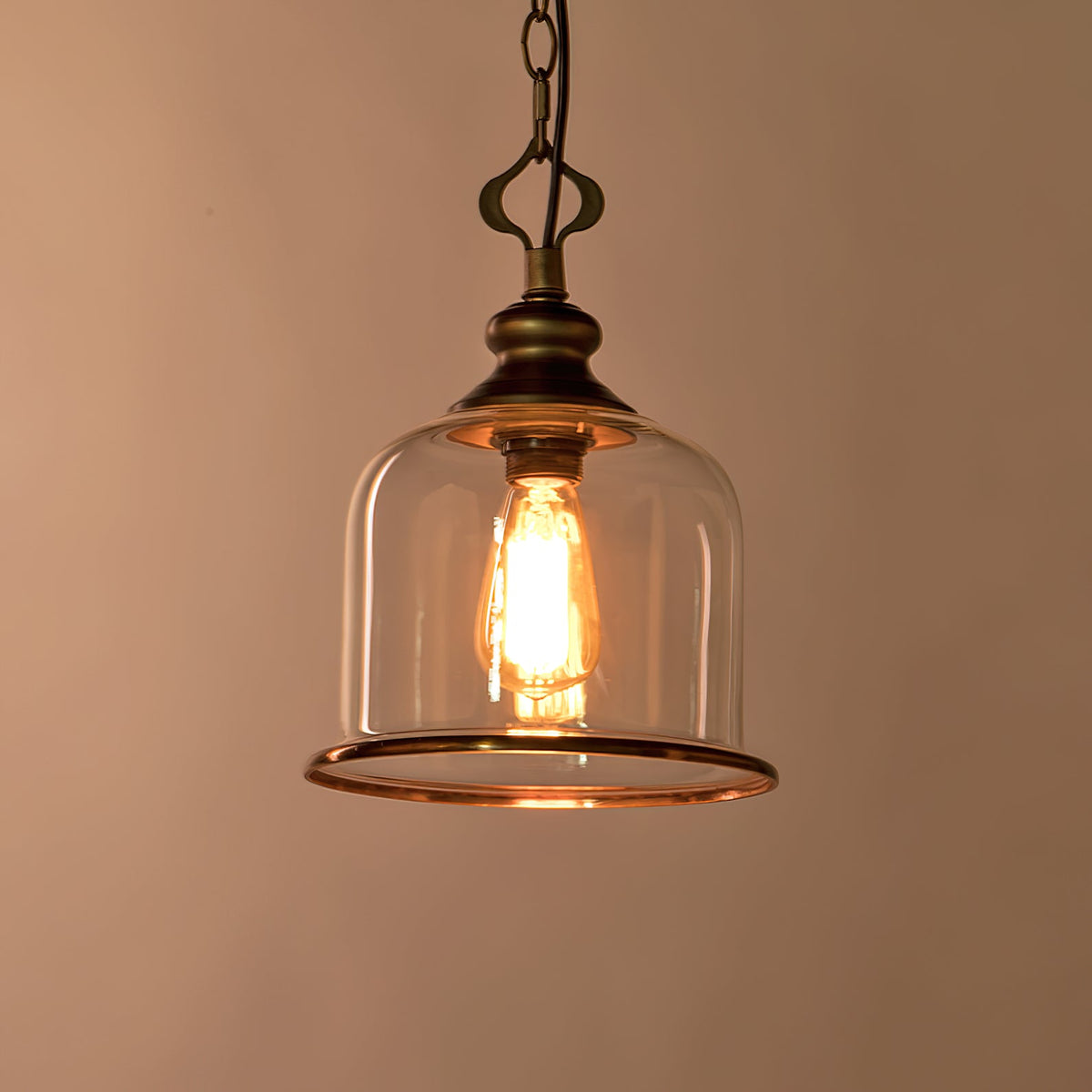 Lámpara colgante farol Farolina en una cocina clásica – imagen 13