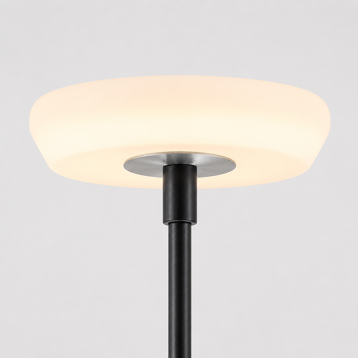 Buren - Lámpara Solar Exterior de Metal y Acrílico – Iluminación Eficiente para Jardín y Patio