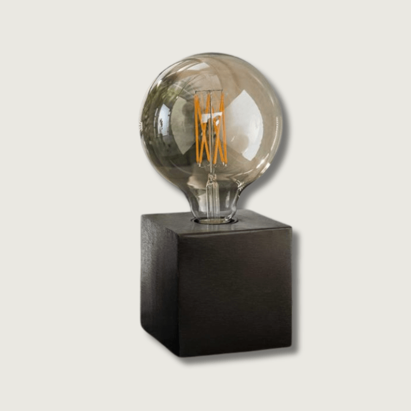 LuzCubo – Lámpara de Mesa Industrial con Diseño Moderno