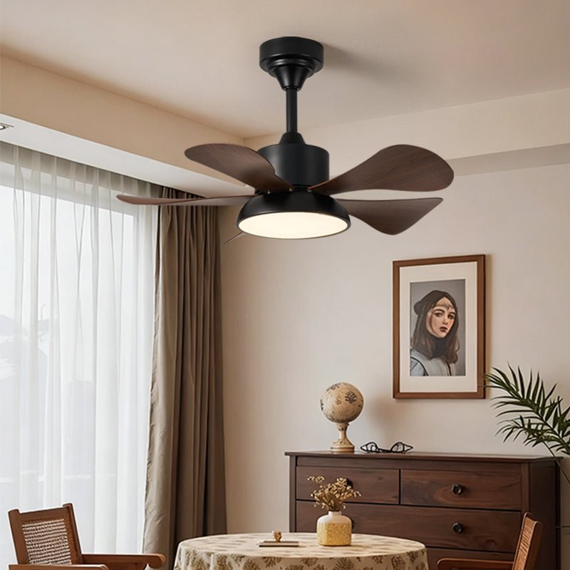 Ventilador de techo con luz Avela en un dormitorio moderno – imagen 5