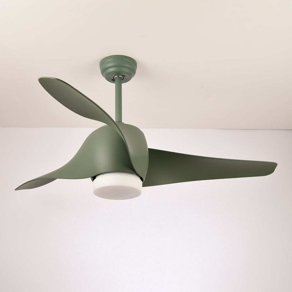 Ventilador de techo con luz Mentara – verde salvia
