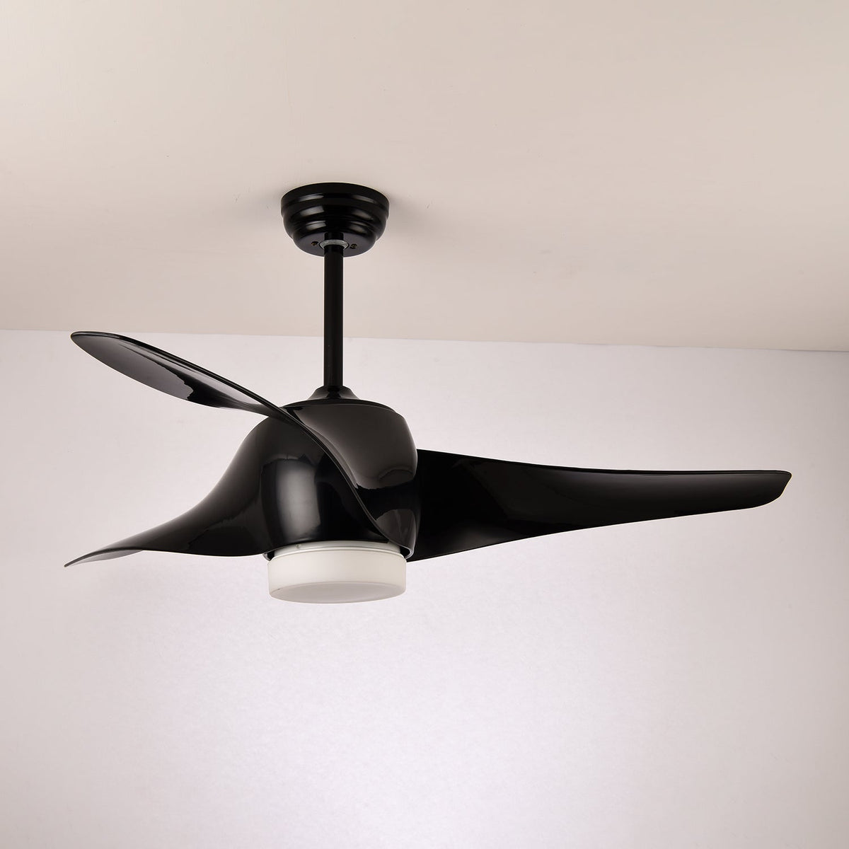 Ventilador de techo con luz Mentara – negro