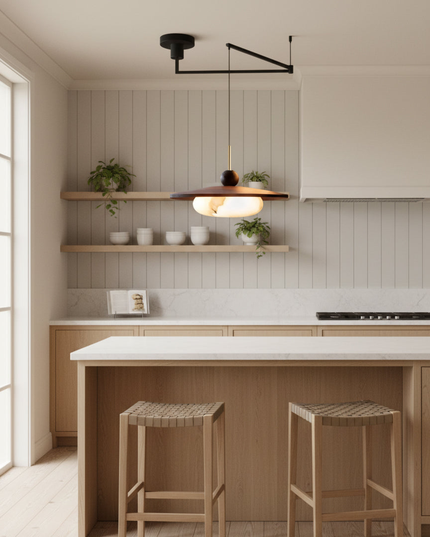 Lámpara colgante orientable Giralia sobre una mesa de comedor – imagen 13