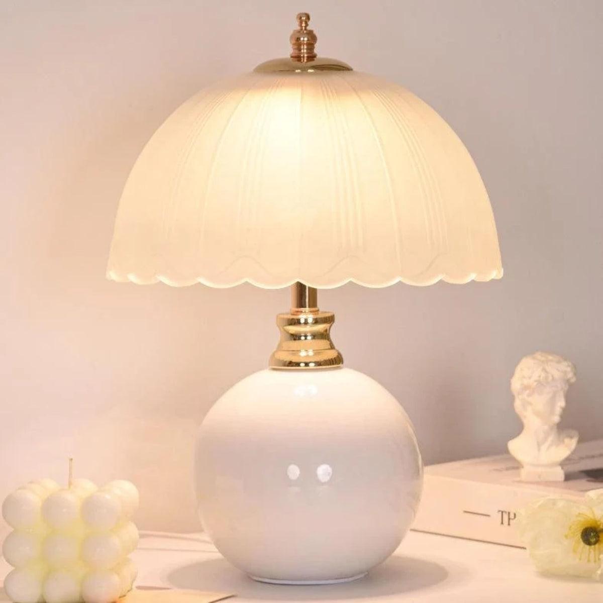 Rizonda - Lámpara de Mesita de Noche Vintage con Cúpula Ondulada LED