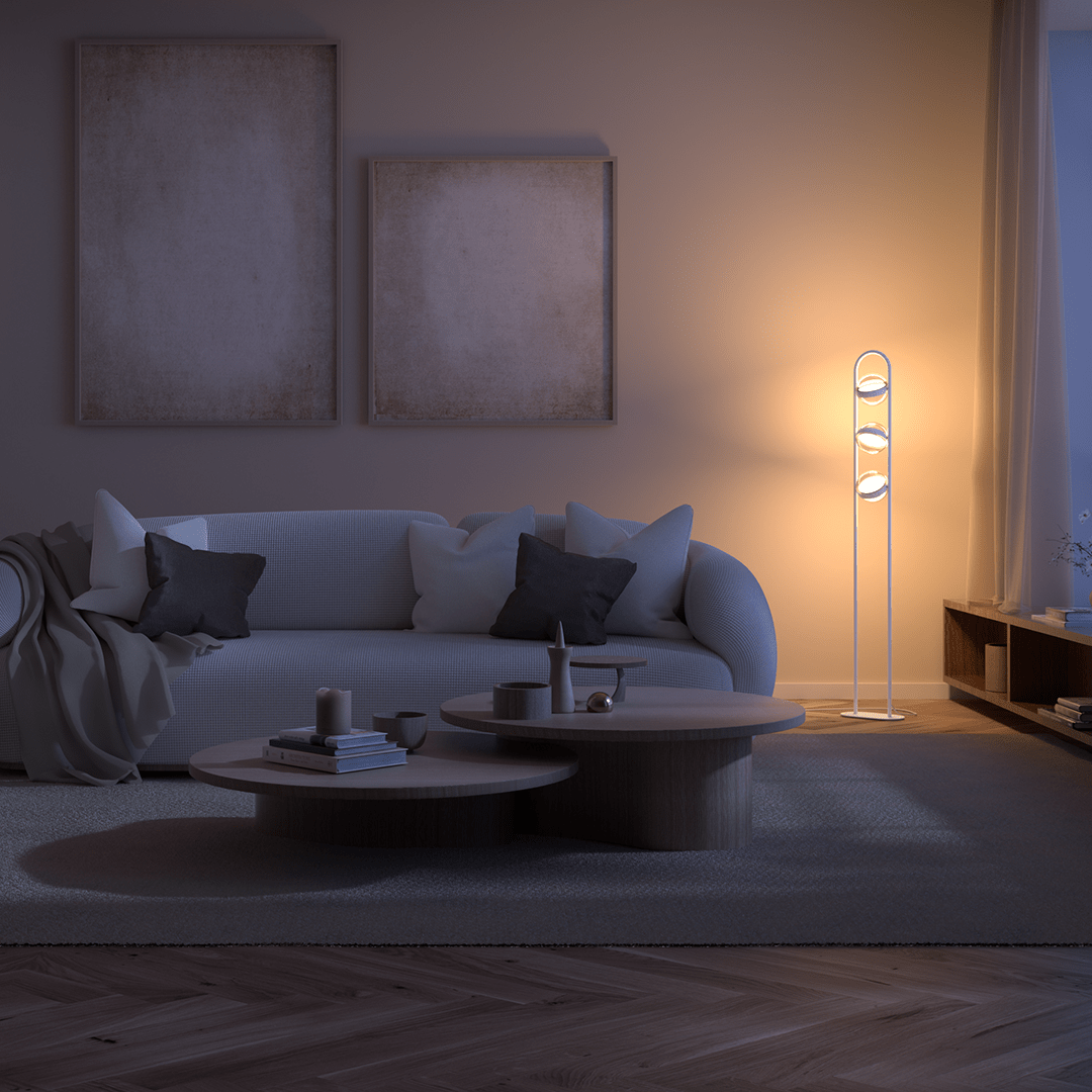 Lámpara de pie LED Romira en un salón cálido – imagen 15