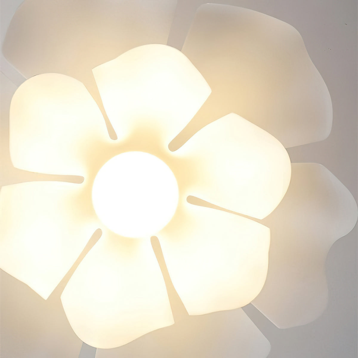 Lámpara colgante flor de loto Flotina sobre una mesa de comedor – imagen 37