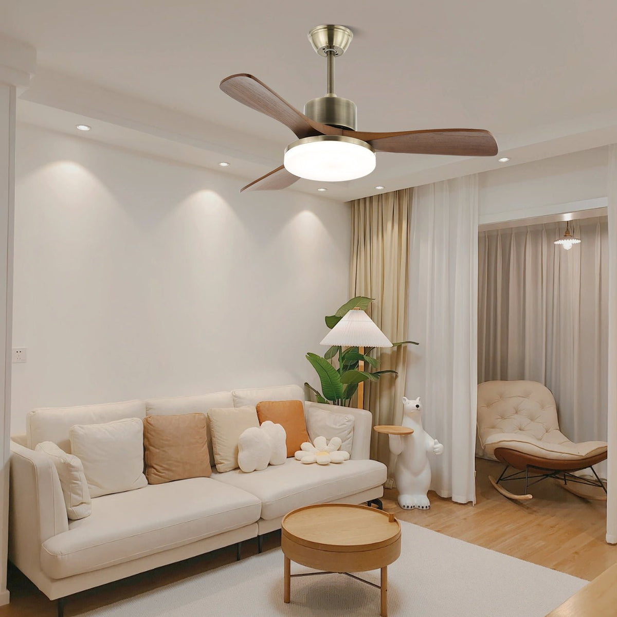Ventilador de techo con luz Brisel en un salón acogedor – imagen 12