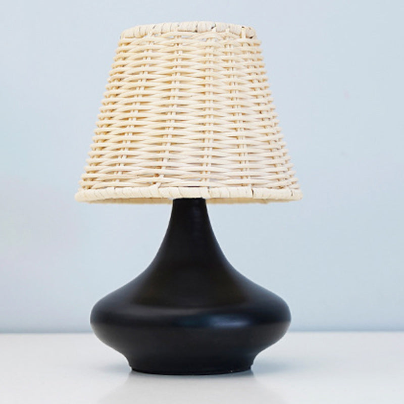 Lámpara de mesa de ratán Tejina – base negra