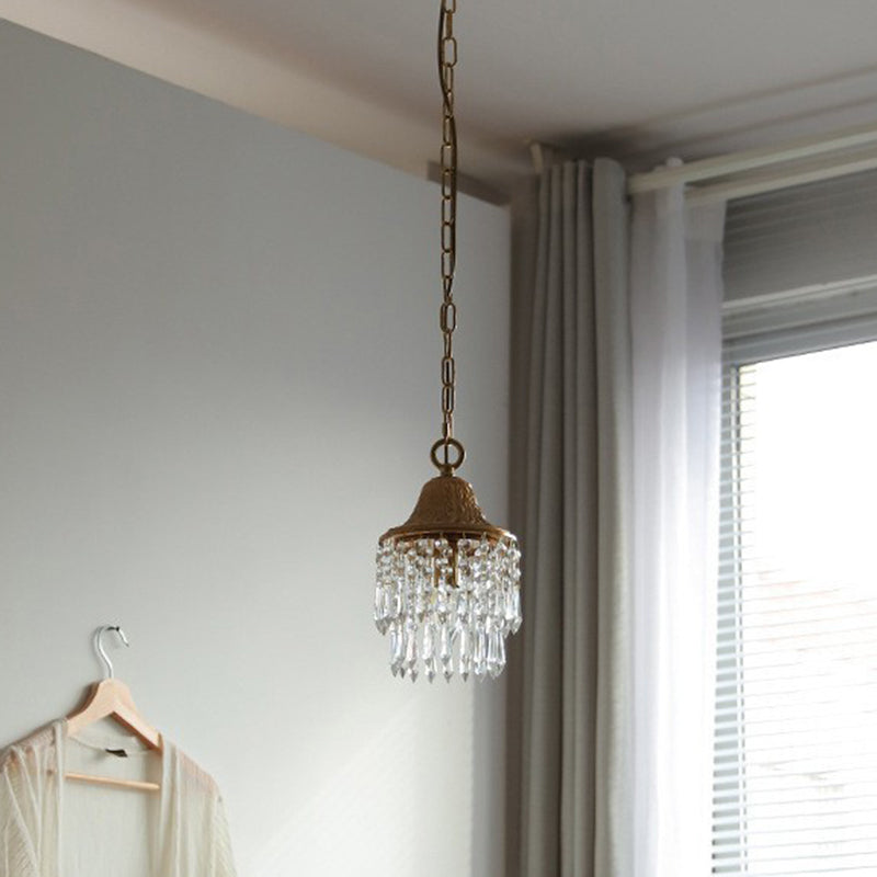 Lámpara colgante de cristales dorada Fulgela en un dormitorio de estilo vintage – imagen 6