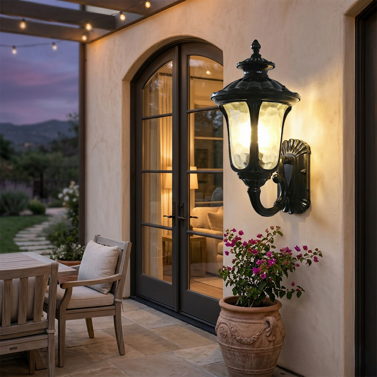 Aplique de pared exterior Juvena – farol junto a una puerta en arco