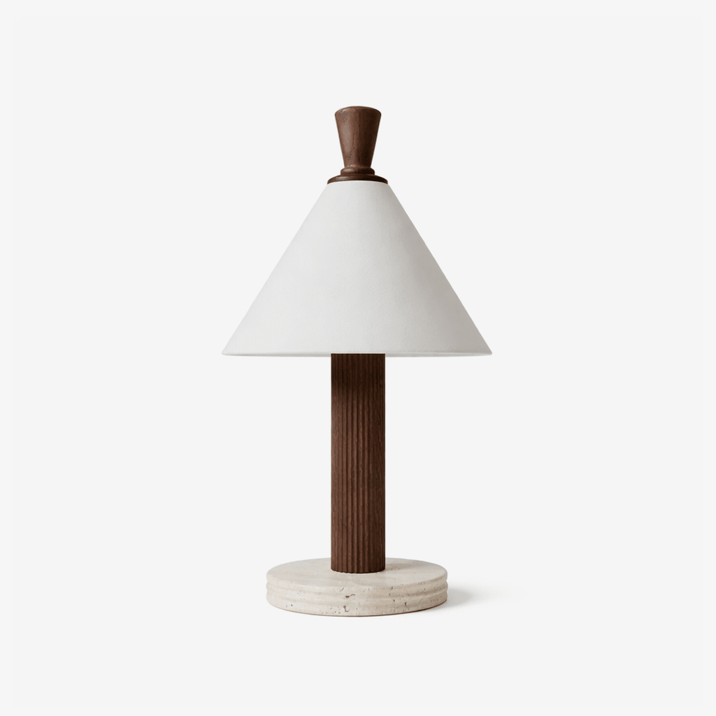 Lámpara de mesa con pantalla cónica y columna de madera Gacona – vista principal