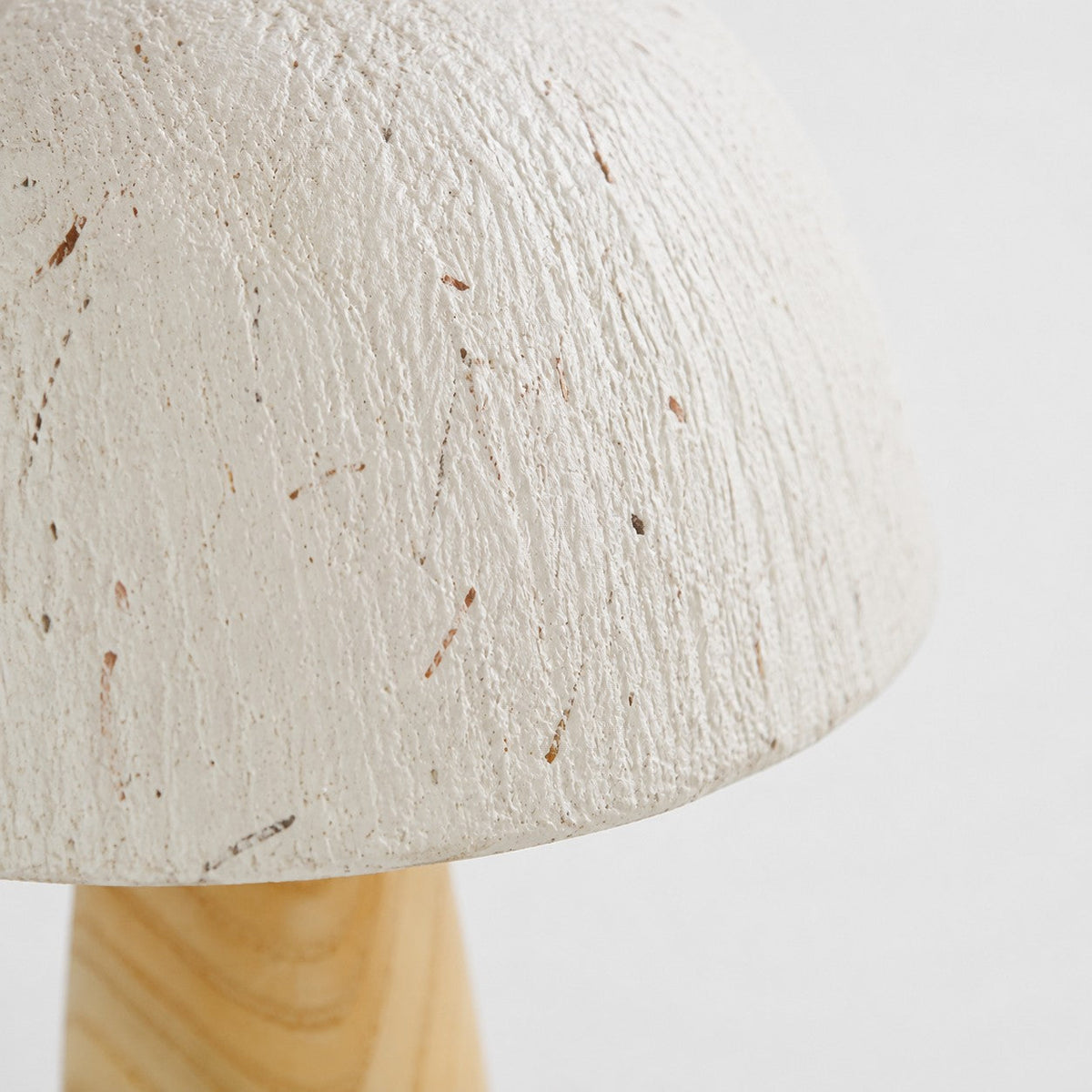 Lámpara de mesita seta Umbelia – textura de las fibras del papel