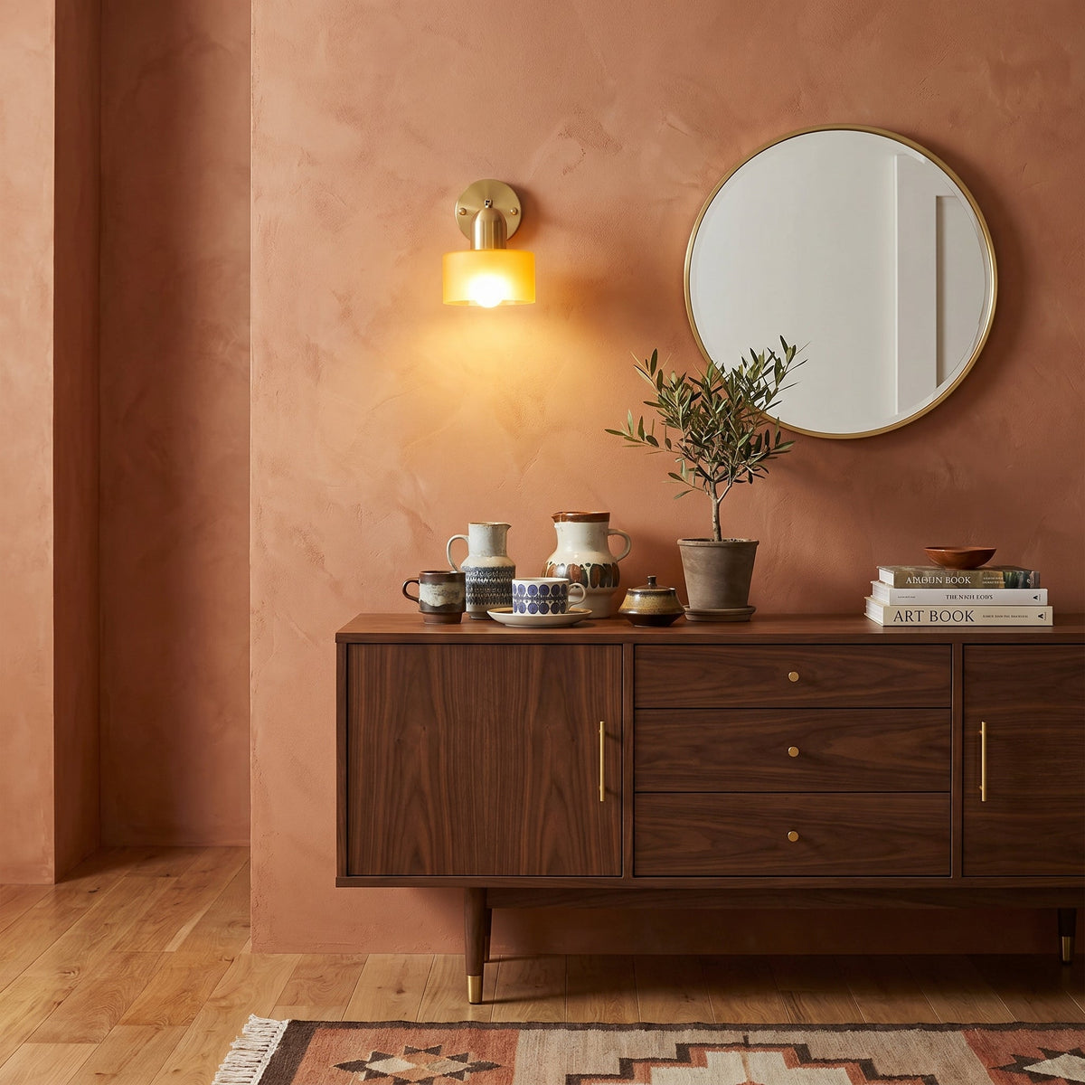 Aplique de pared de cristal Cobalta en un pasillo moderno – imagen 5