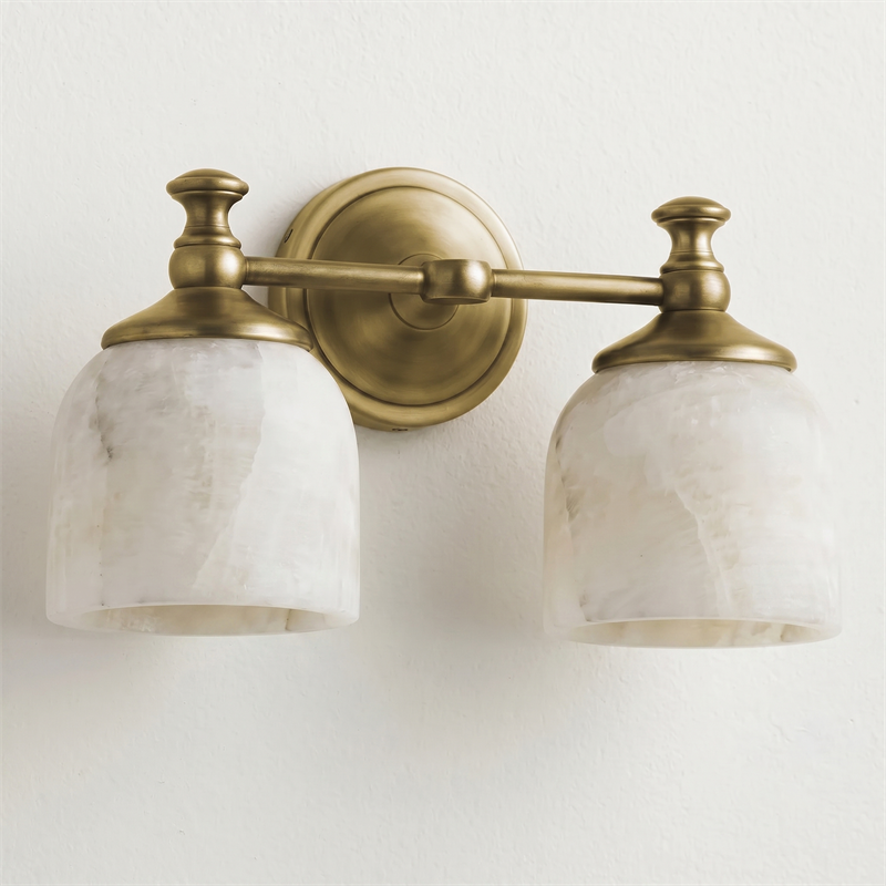 Aplique de pared clásico Campela sobre el espejo de un baño – imagen 35
