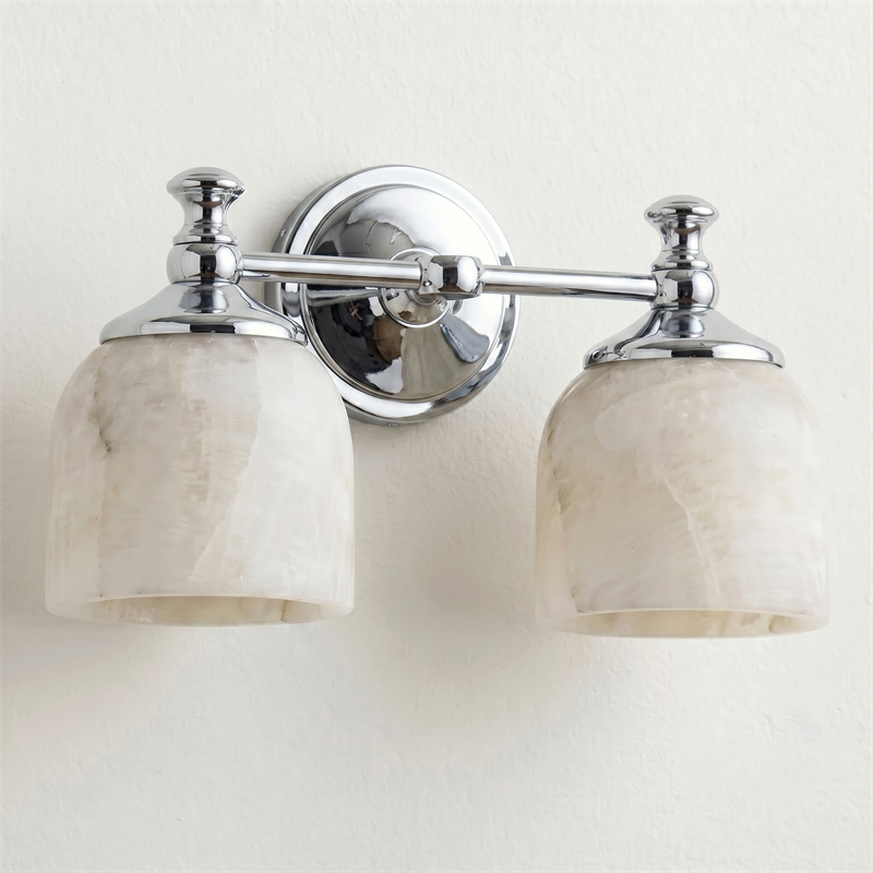 Aplique de pared clásico Campela sobre el espejo de un baño – imagen 36
