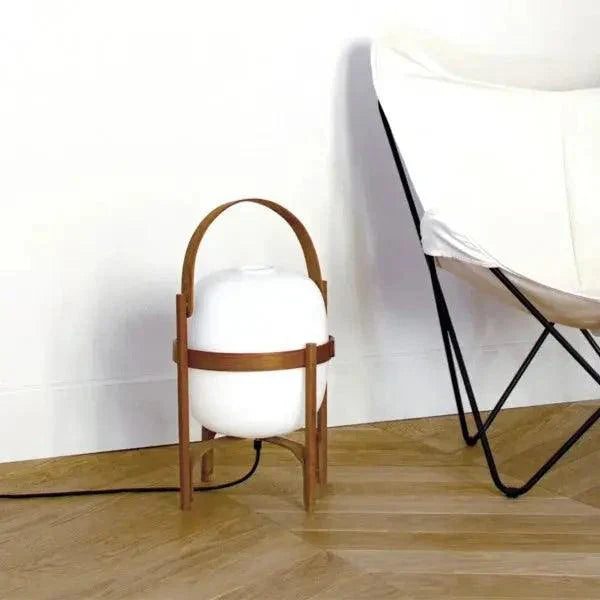 LuzCesta - Lámpara de Mesa de Madera con Elegancia Natural